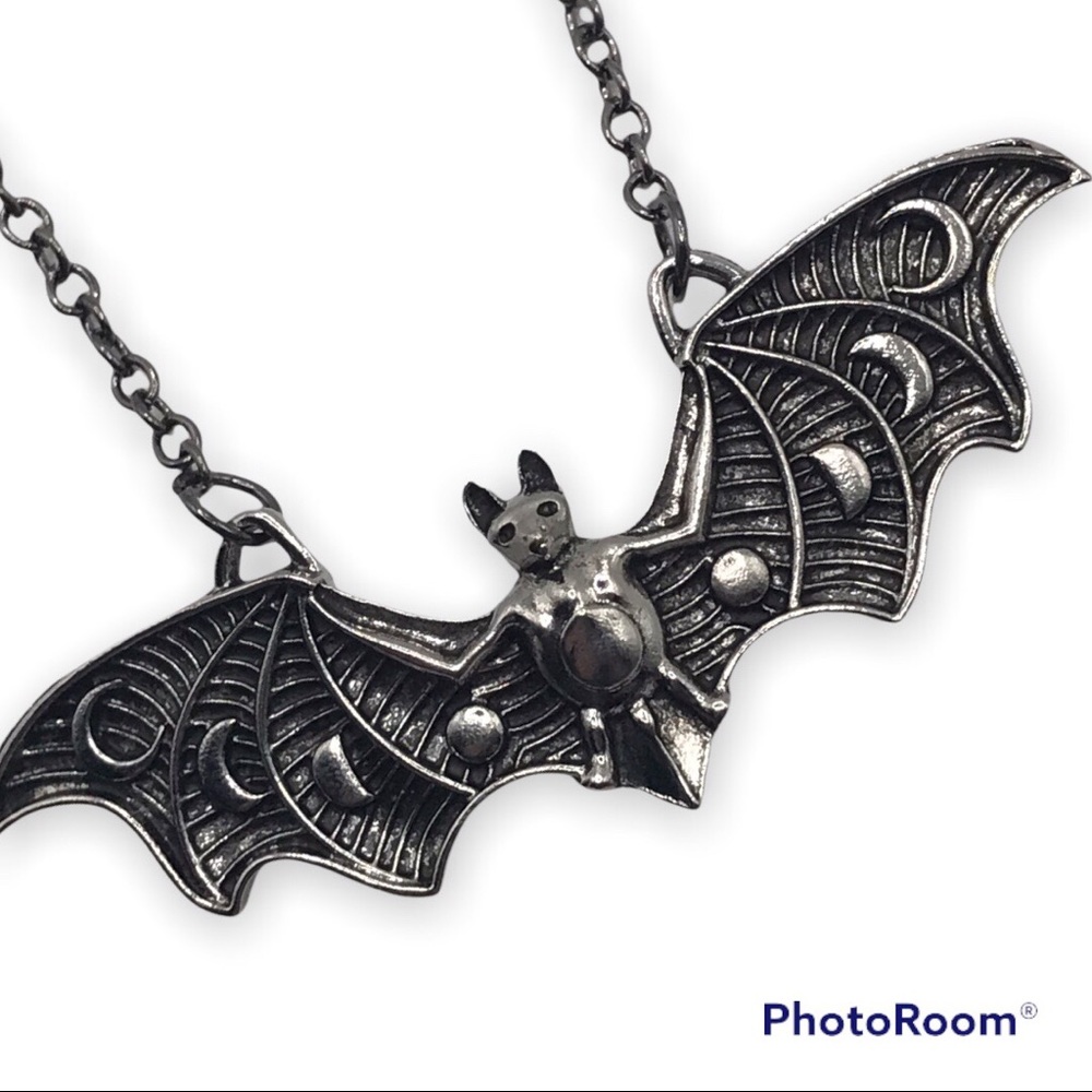 Bat with lunar cycle design necklace goth Gothic - Picture 2 of 3